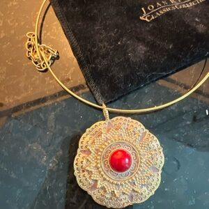 Joan Rivers Classic collection gold tone and Cabochon signed choker.